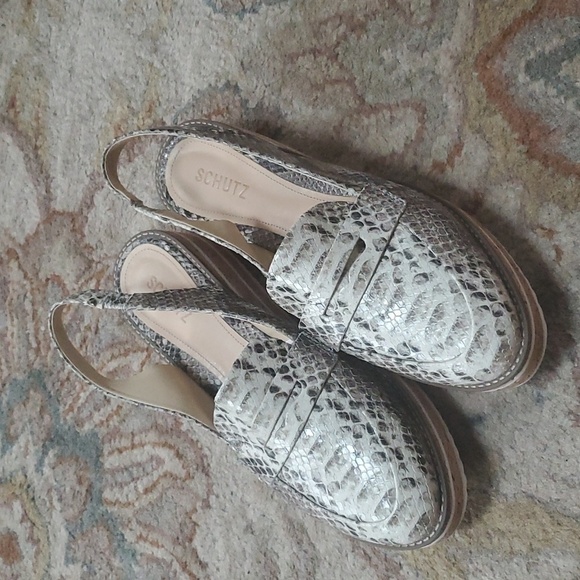 SCHUTZ Shoes - Schutz snake slingback platform loafers